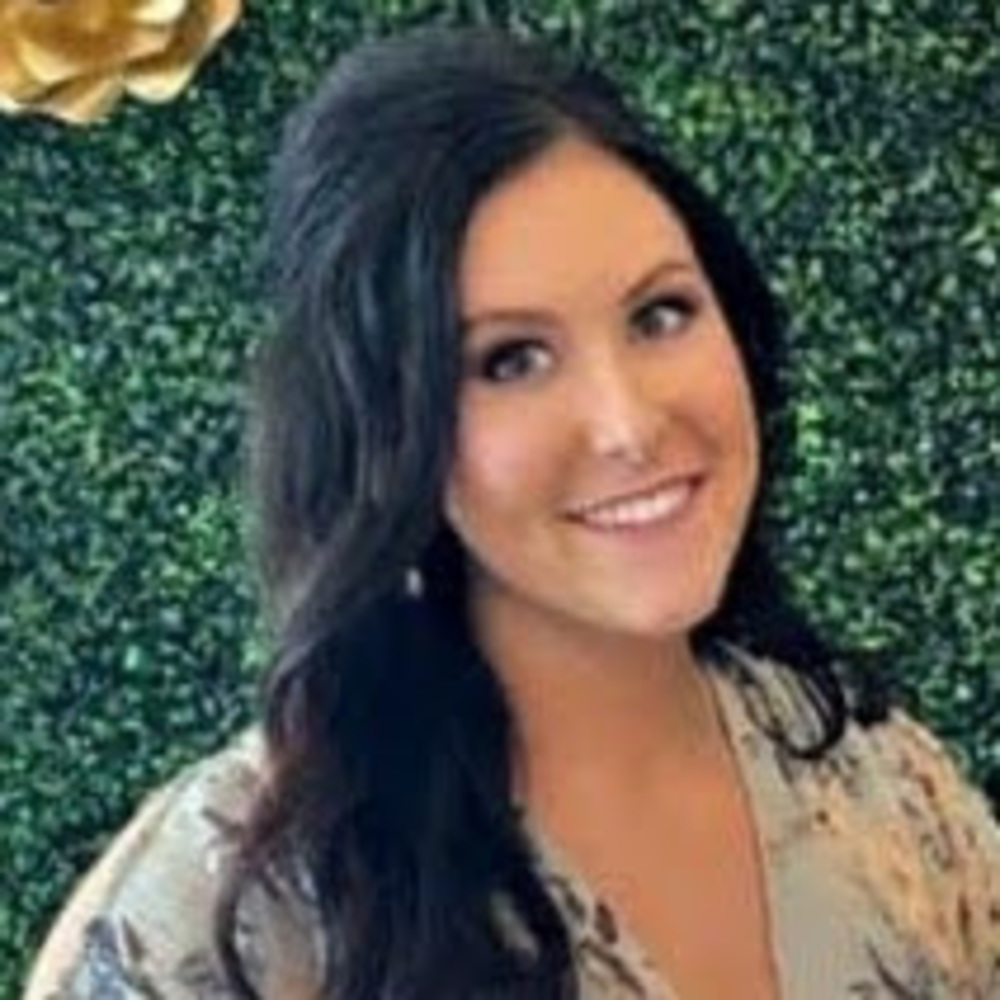 Meet your Posher, Holly